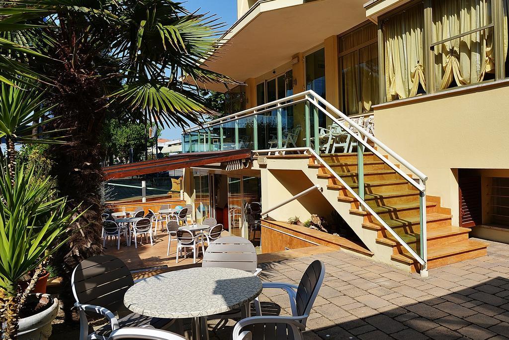 Hotel Bamar Pinarella Exterior foto