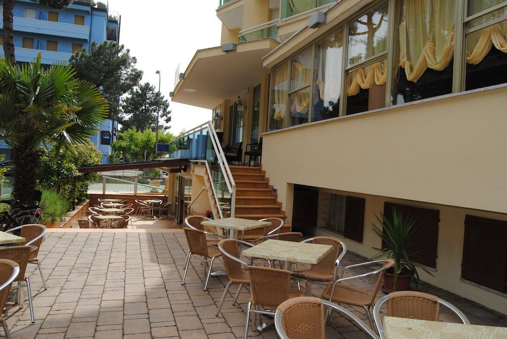 Hotel Bamar Pinarella Exterior foto